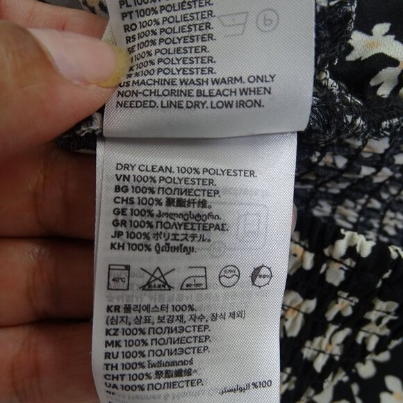 H&M Black Floral Crop Top Long Sleeve V-Neck Drawstring Hem Blouse Women Size M - Picture 7 of 12